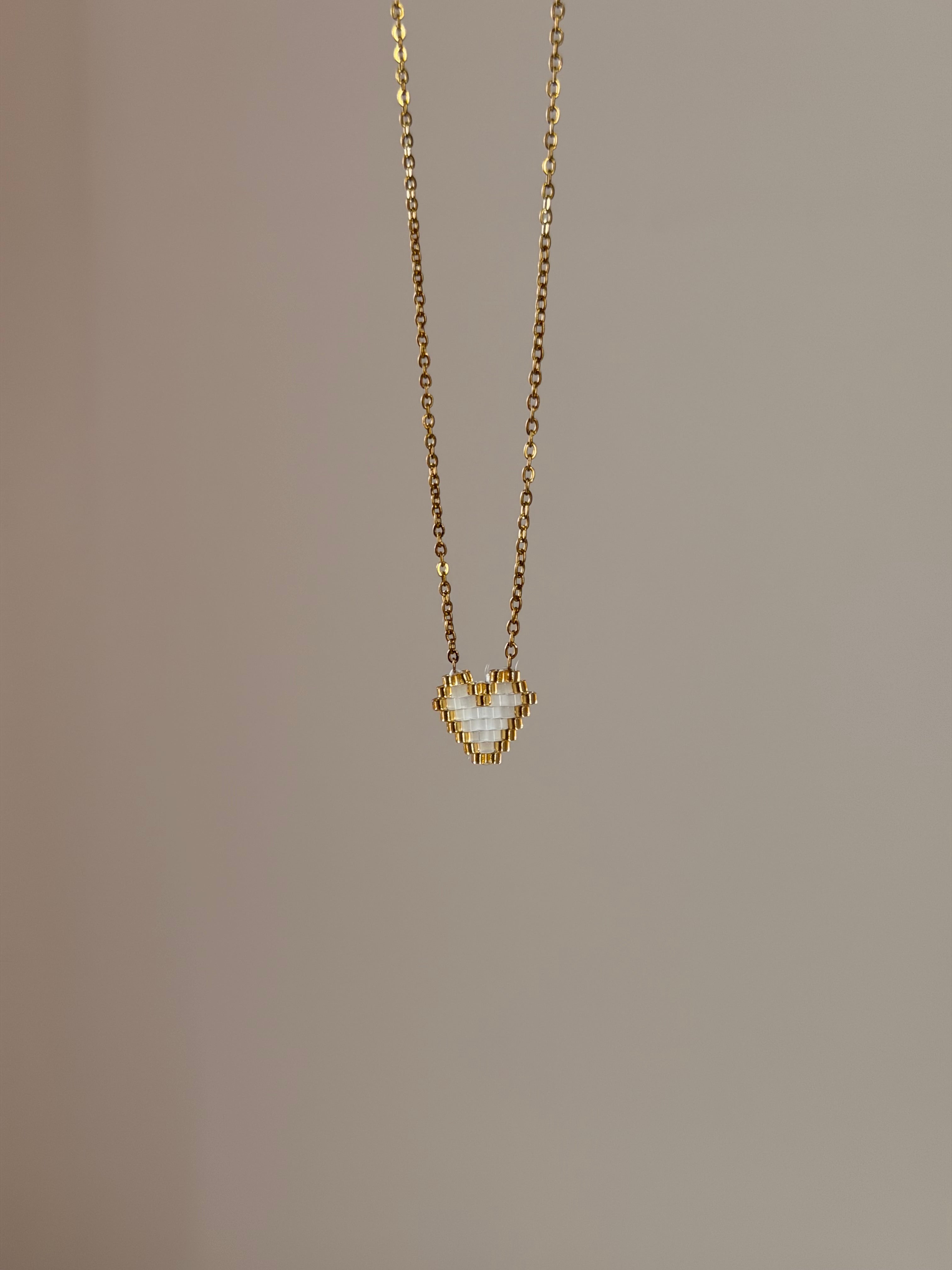 Small white heart 🤍